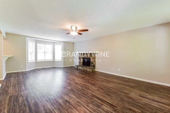 Photo - 5649 Longbow Dr