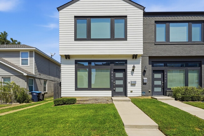 Building Photo - 3205 Forest Park Blvd