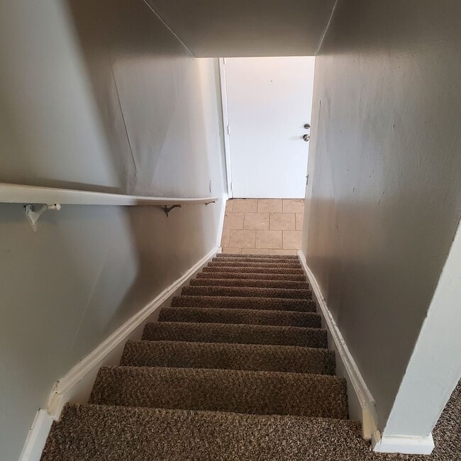 Photo - 3BDRM SIDE BY SIDE DUPLEX FOR RENT