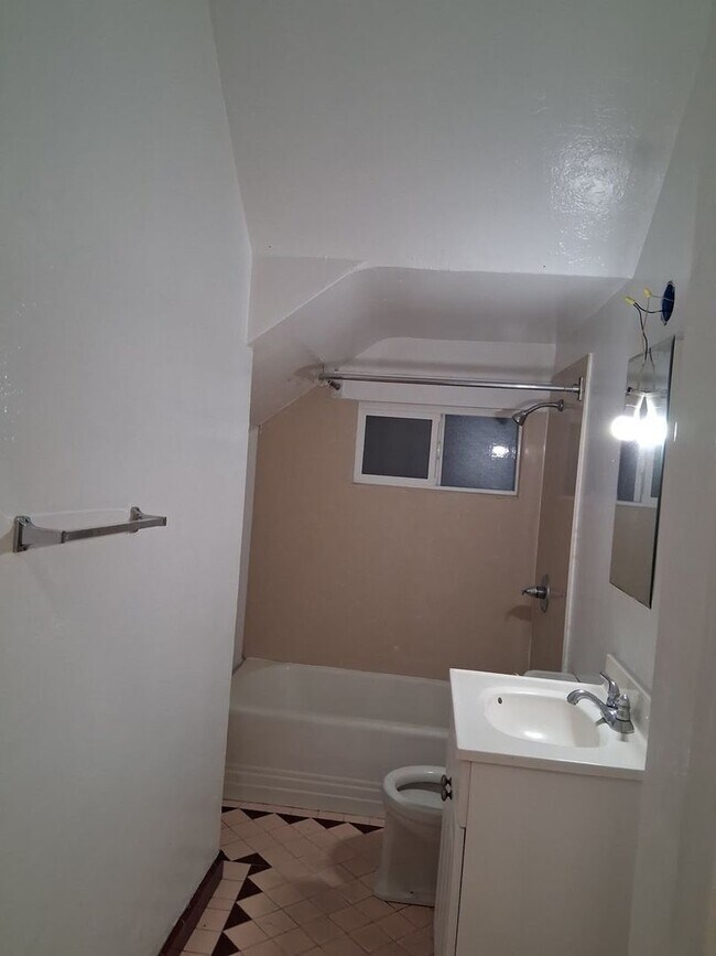 Photo - 522-526 33rd Street Unit 524