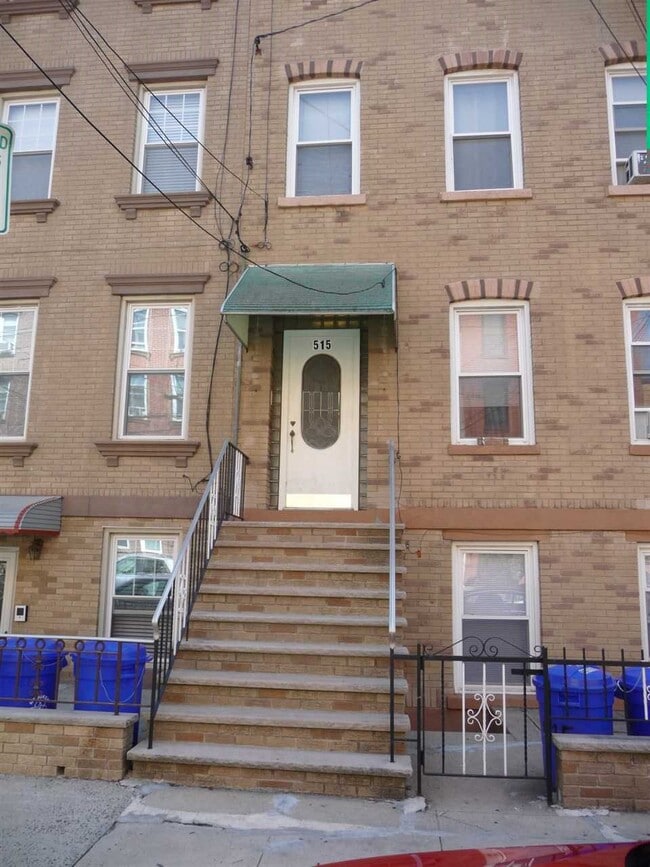 Building Photo - 515 Park Ave Unit 3 Rental