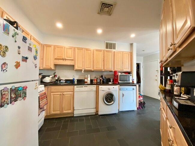 Photo - 100 Riverway Apartments Unit 4