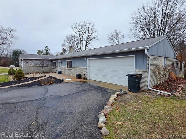 Photo - 2287 Strader Dr