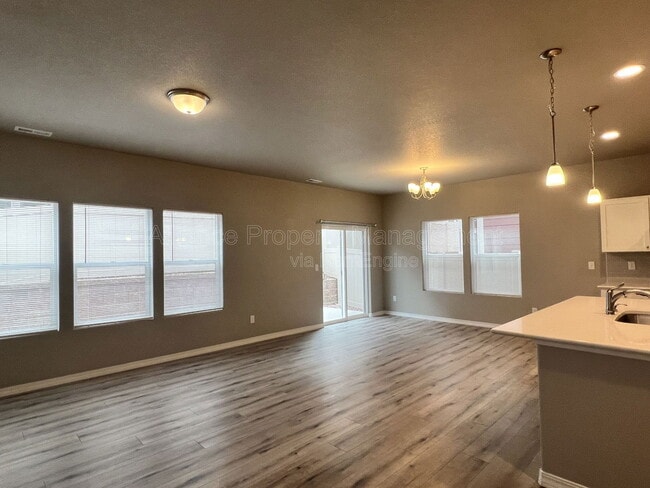 Photo - 7839 Lathrop Vw