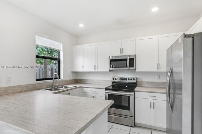 Building Photo - 21071 NE 8th Ave Rental