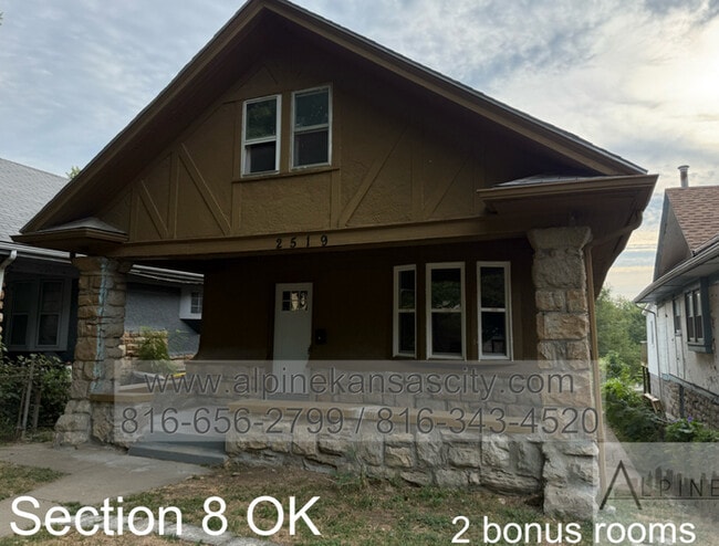 Building Photo - Huge Bonus Room, Vouchers Accepted