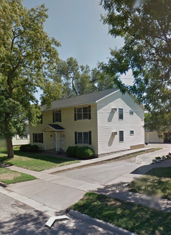 Photo - 1739 W 5th St