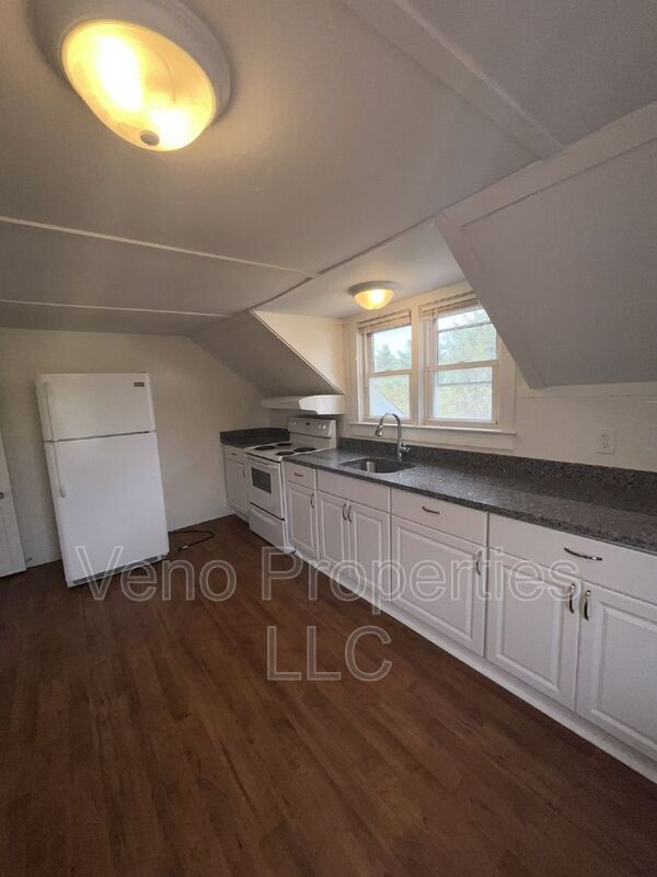 Photo - 32 Russell Rd