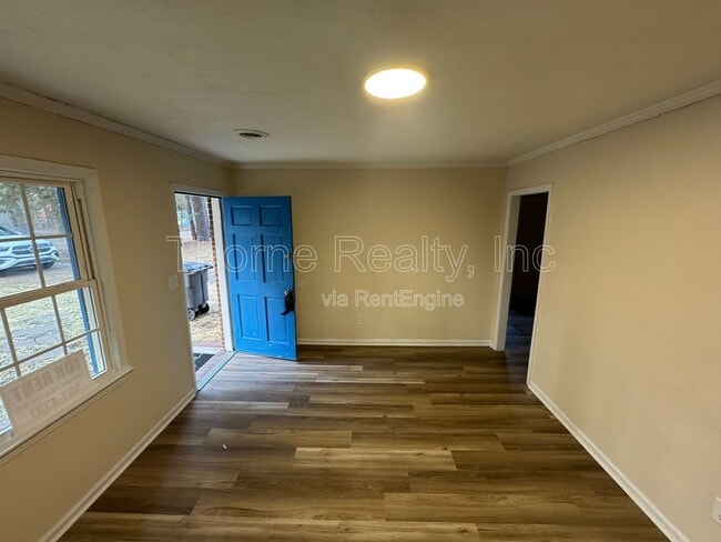 Photo - 313 Ferndale Dr