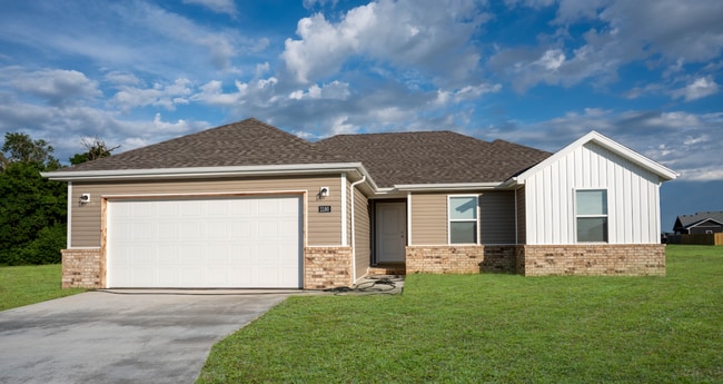 Building Photo - Brand new 4 bedroom home in Bolivar, MO