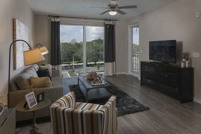 Magnesium - Living Room