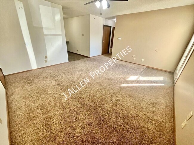 Building Photo - 904 Riverfront Rd Unit 18