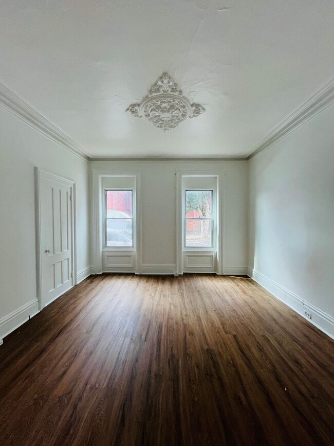 Building Photo - 82 Main St Unit Apt 1