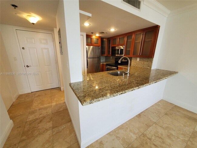 Photo - 540 Brickell Key Dr Unit 1020