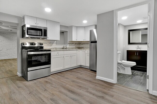 Photo - 27 S Jefferson St Unit 1 Garden