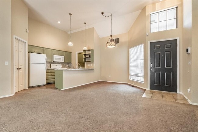 Photo - 904 Merlin Cir