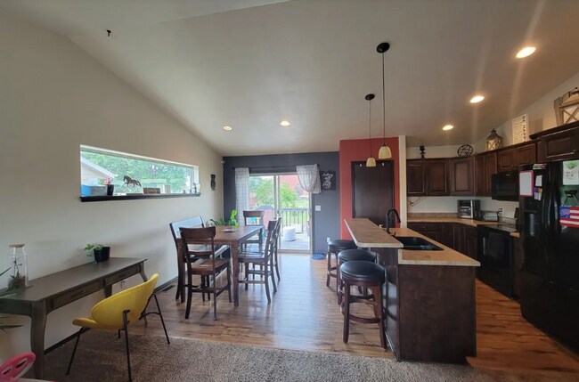 Photo - 8016 W Vista Park St