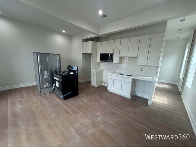 Photo - 805 W Weed St Unit #3W