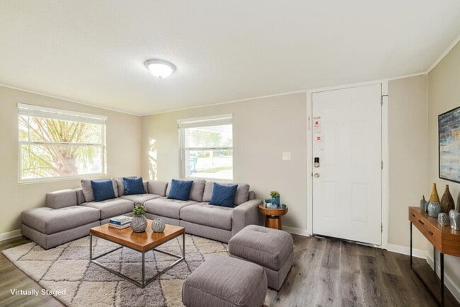 Photo - 1198 Maxey Dr