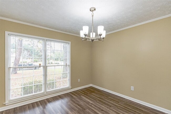 Photo - 1936 Vaughn Ln