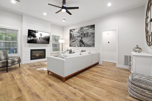 Photo - 304 Coachlight Dr Unit ID1221882P