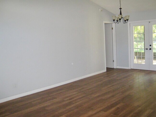 Photo - 4398 Plumosa St