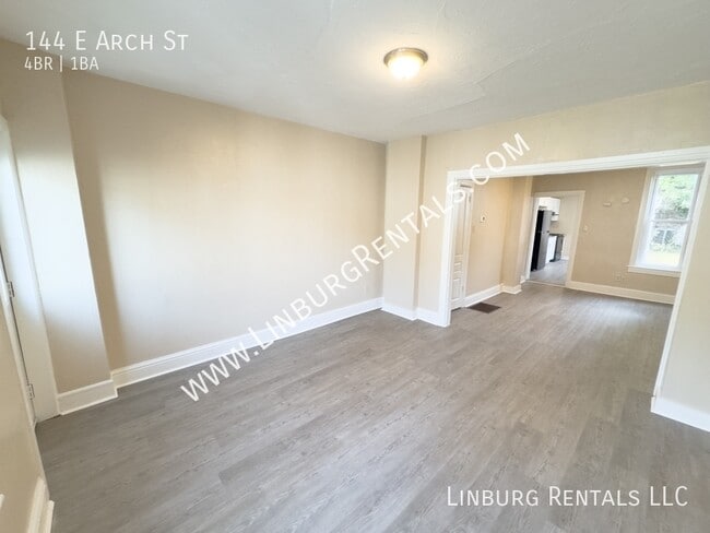 Photo - 144 Arch St House