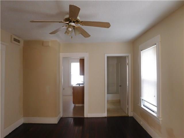 Building Photo - 56-58-58 Edwin St Unit 2