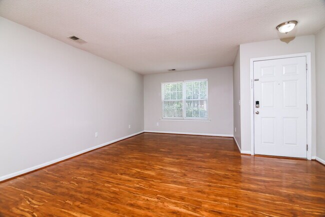 Photo - 3323 Marshlane Way