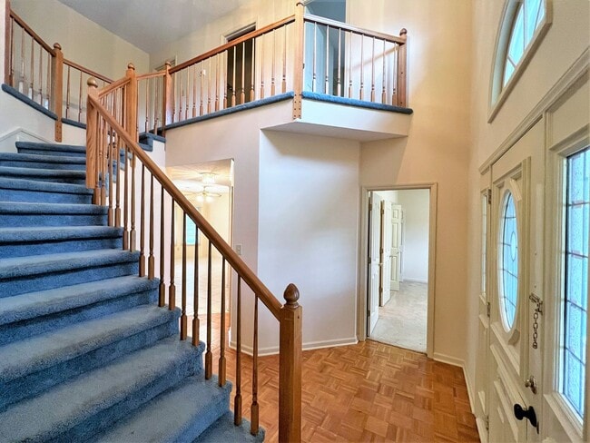 Photo - GREAT FARRAGUT LOCATION WITH INVITING FRONT PORCH CHARM!!!