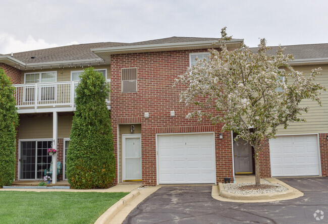 Building Photo - 6672 102nd St Unit E Rental