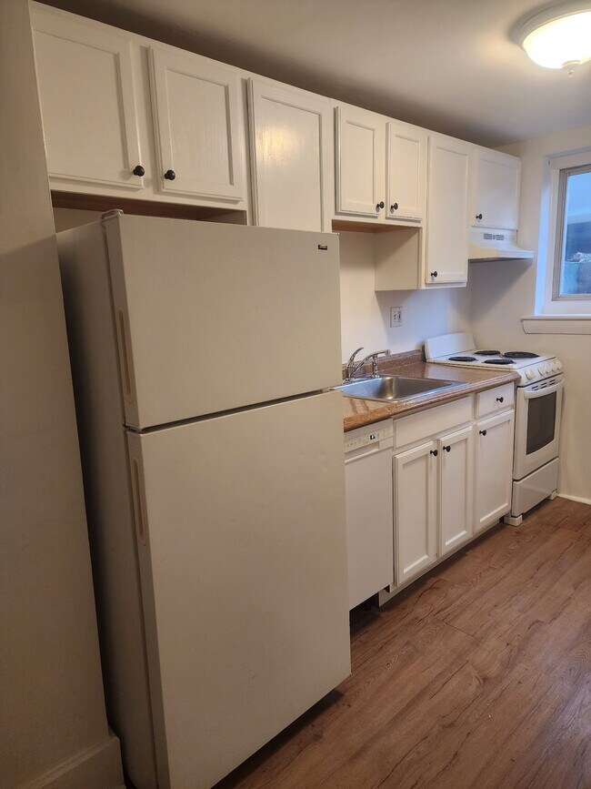 63 Selkirk Rd Unit 2
