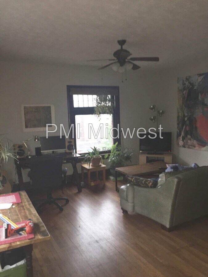 Photo - 103 E 9th St Unit Apartment 32