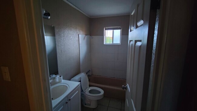 Photo - 1724 Laurie St Apartamentos Unidad E