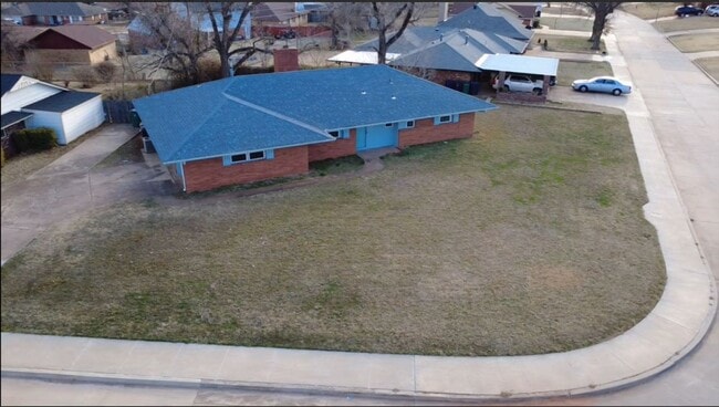 Photo - 5 Bedroom 2 Bath Available!!