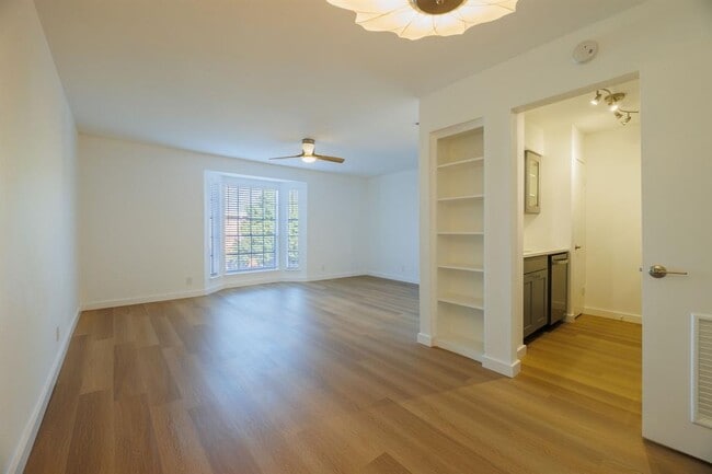 Building Photo - 7920 Rockwood Ln Unit 204 Rental