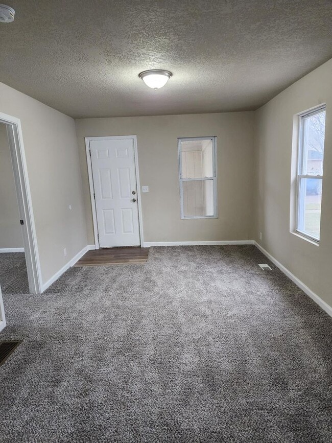 Photo - 2 Bedroom 1 Bath Home With 2 Stall Garage