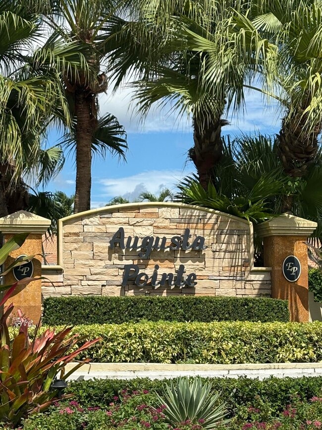 Building Photo - 927 Augusta Pointe Dr Rental