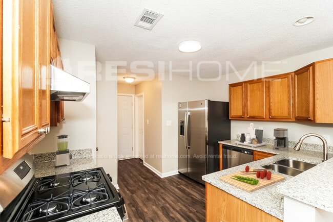 Photo - 1368 Camrose Ct