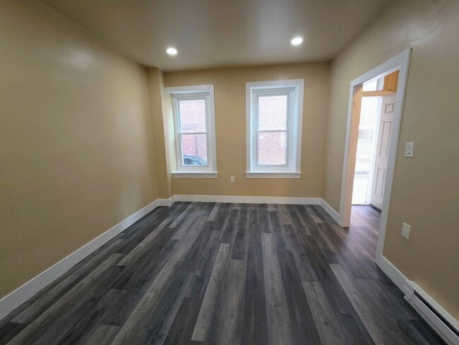 Photo - 729 Chestnut St