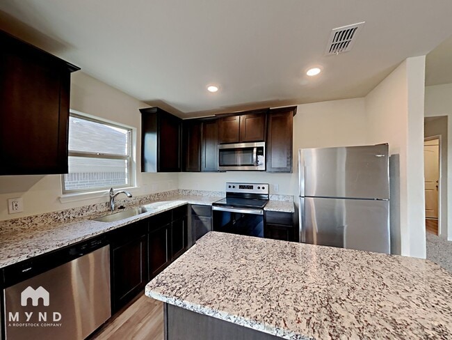 Photo - 116 Bandana Cir