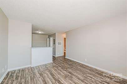 Photo - 312 Hoskins Mill Ln