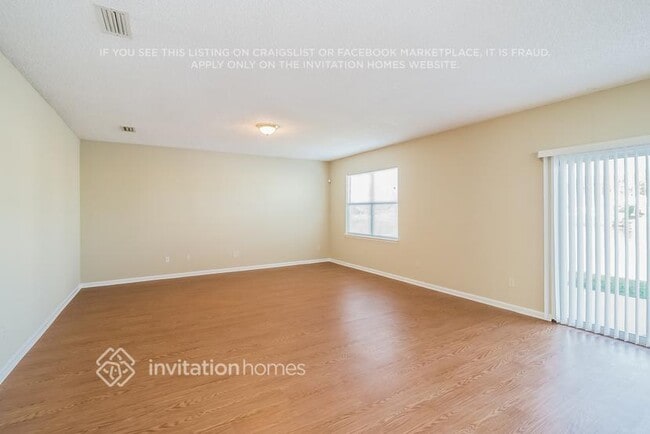 Photo - 1656 Hawkins Cove Dr E