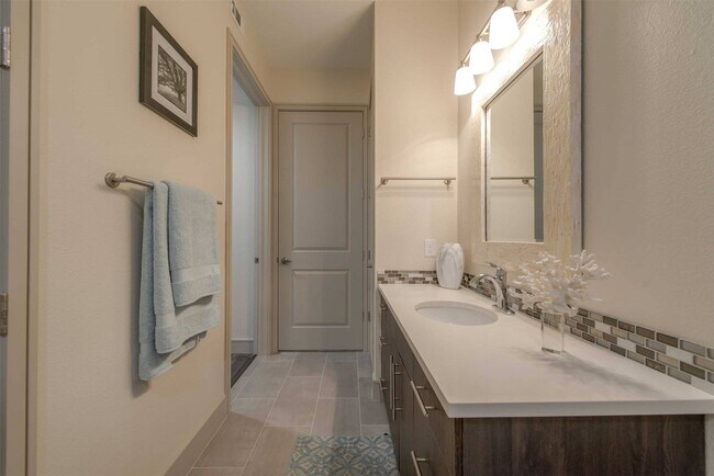 Photo - 1800 St Joseph Pkwy Unit 509