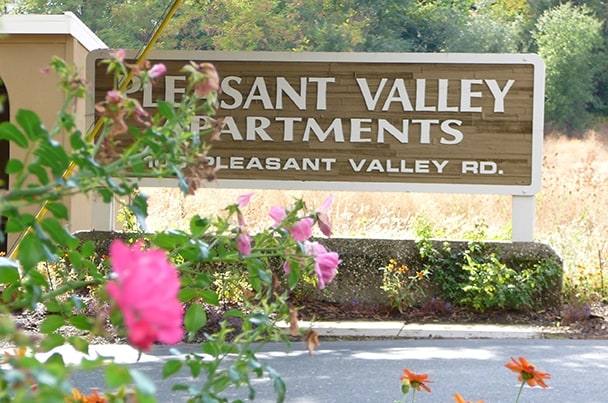 Building Photo - Pleasant Valley Rental