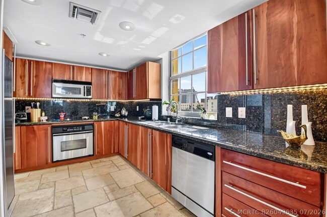 610 Clematis St Unit 424