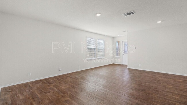 Photo - 6819 Rondo Measure