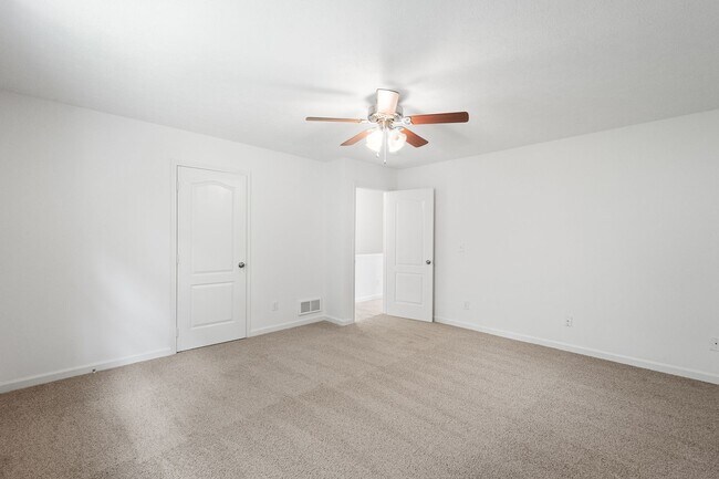 Photo - AVAILABLE FOR EARLY OCTOBER! 2-BEDROOM TOW...