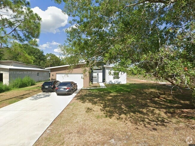 Building Photo - 2550 N Arrowhead Rd Rental