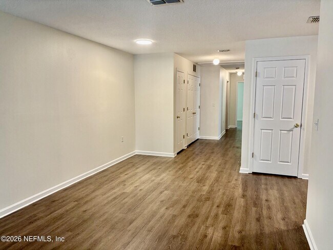 Photo - 8173 Woods Ave